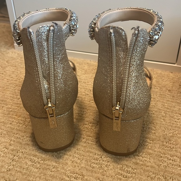 Jewel by Badger Mischka block heels - Picture 3 of 8